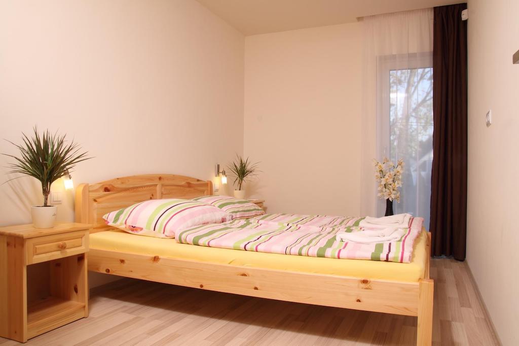 Aba Sea House Villa Balatonszarszo Room photo